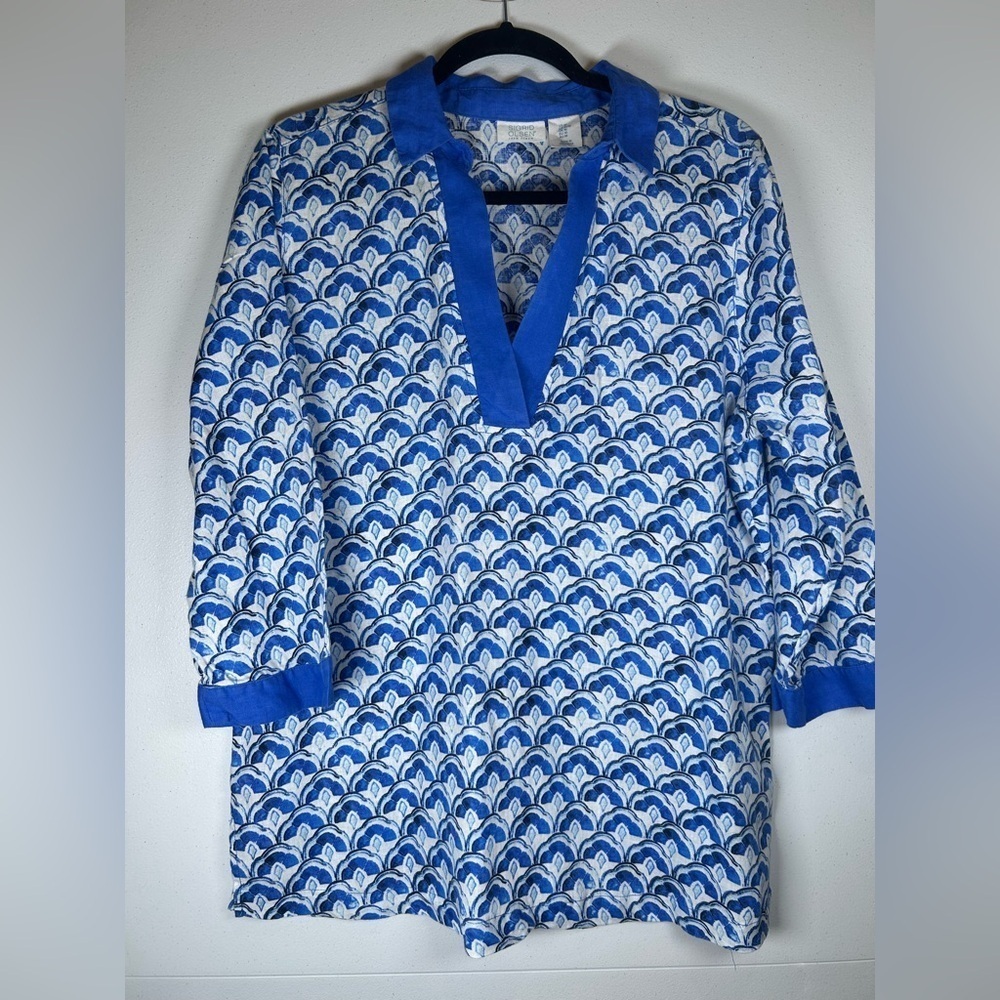 Sigrid Olsen Blue and White Linen Top. VNeck. Size Med. Preppy. Artsy. Coastal.